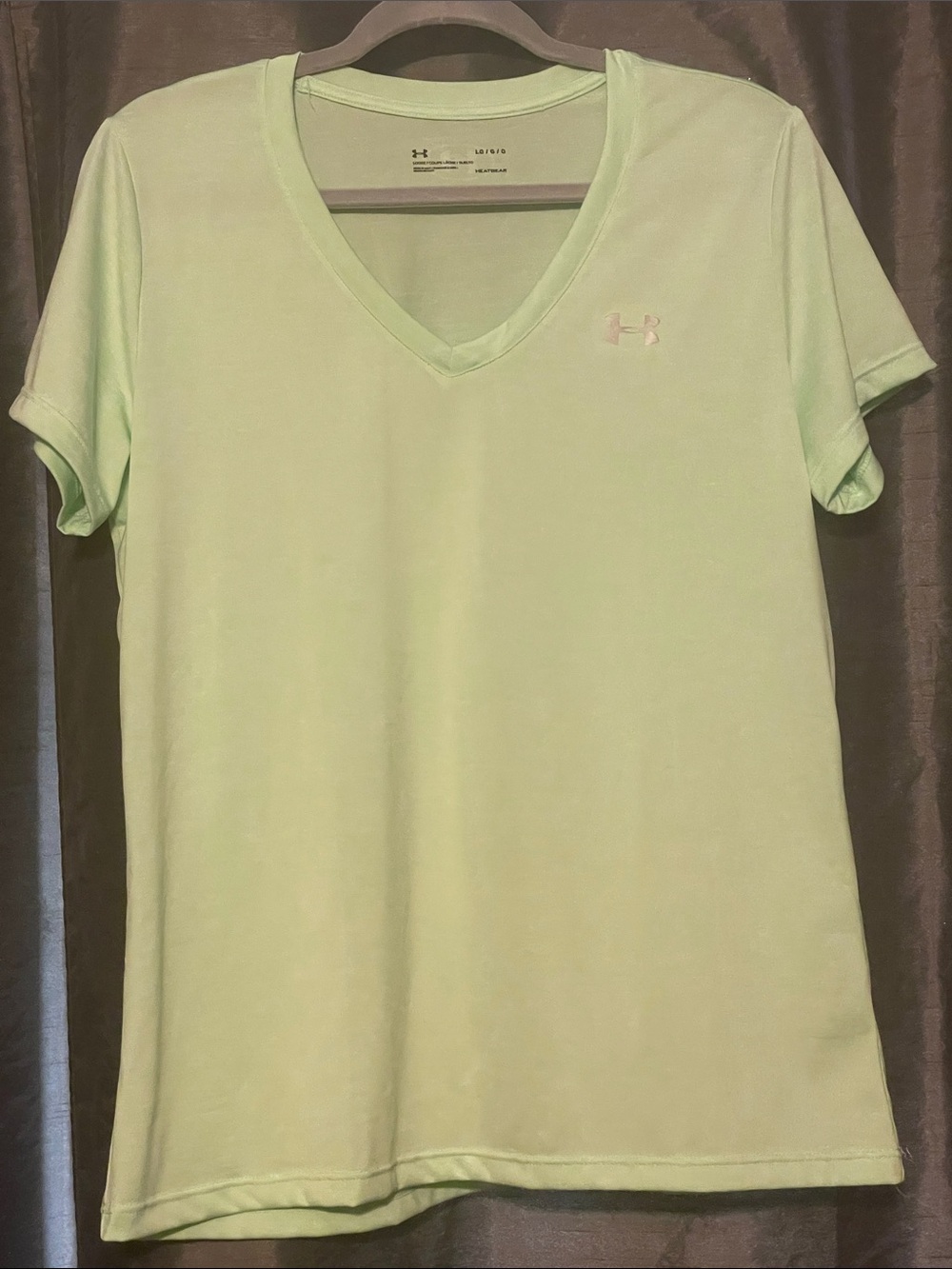 Under Armour Women's Mint Green V-Neck Short Sleeve Tee
